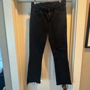 MOTHER The Insider Mid-Rise Crop Step Fray Jeans